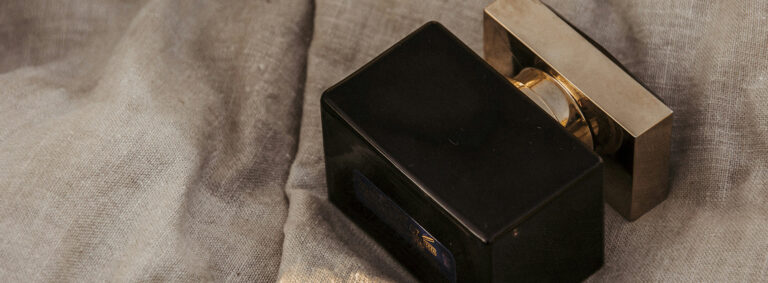 Proper way to apply perfumes